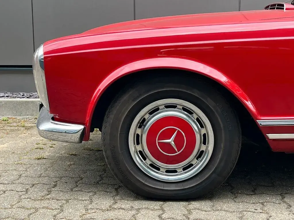 Gebraucht Mercedes 230 150 PS (110 kW) 1964 Rot Cabrio