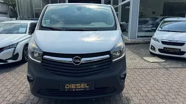 Używany Opel Vivaro 121 KM (88 kW) 2018 Biały Minivan