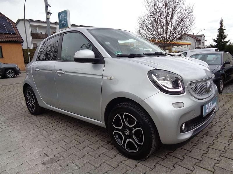 Gebraucht Smart ForFour Passion 90 PS (66 kW) 2017 Silber Kleinwagen