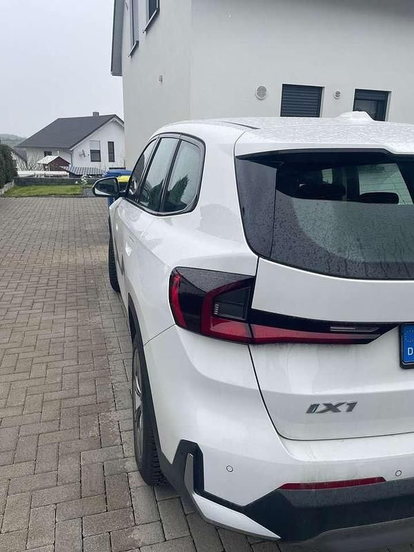 Gebraucht BMW iX1 150 kW (204 PS) 2024 Weiß SUV