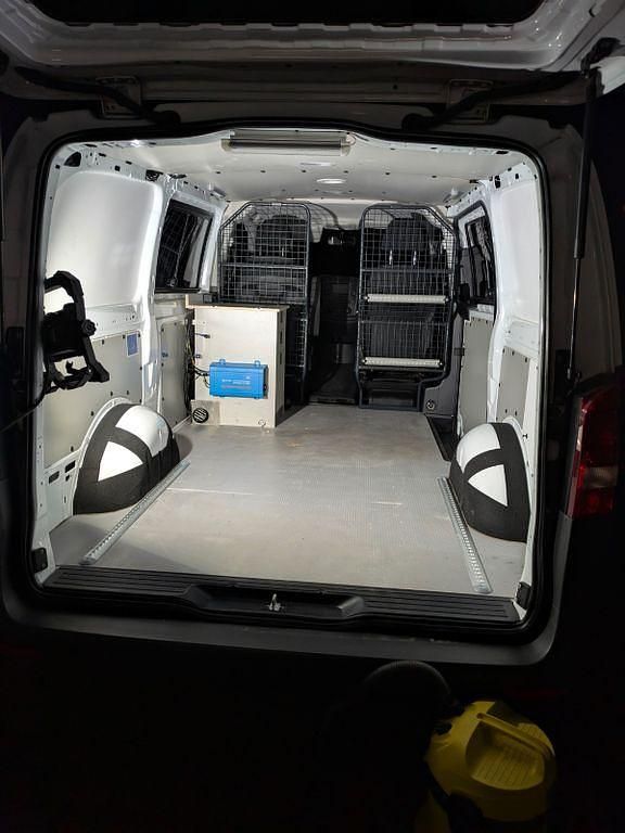 Gebraucht Mercedes Vito 185 PS (136 kW) 2017 Weiß Van