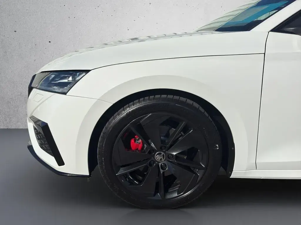 Gebraucht Skoda Octavia RS 200 PS (147 kW) 2023 Weiß Limousine