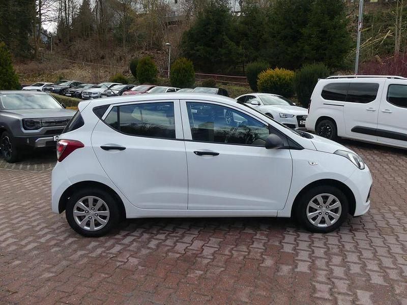 Gebraucht Hyundai i10 67 PS (49 kW) 2016 Unbekannt Kleinwagen