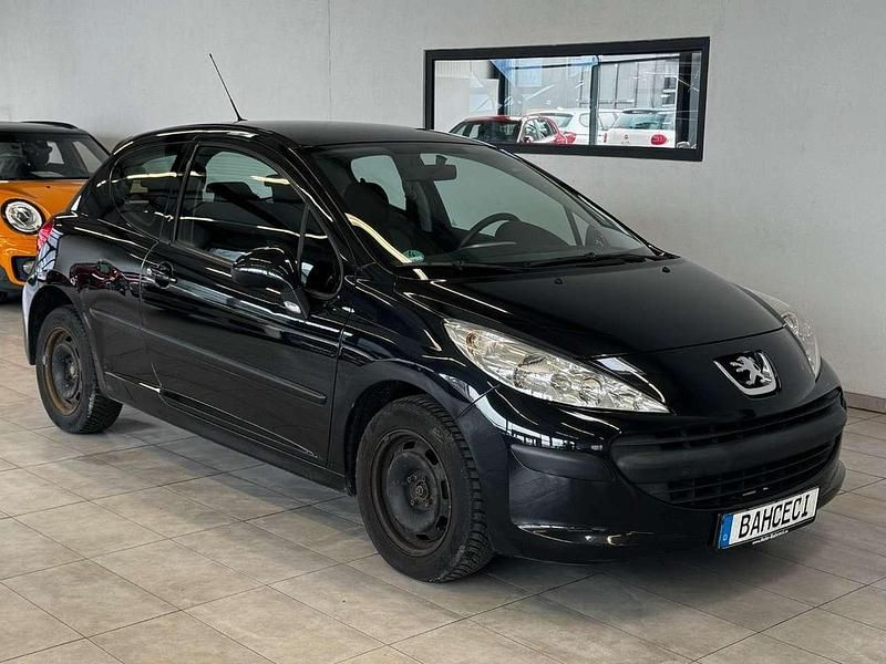 Gebraucht Peugeot 207 Tendance 88 PS (64 kW) 2008 Schwarz Kleinwagen
