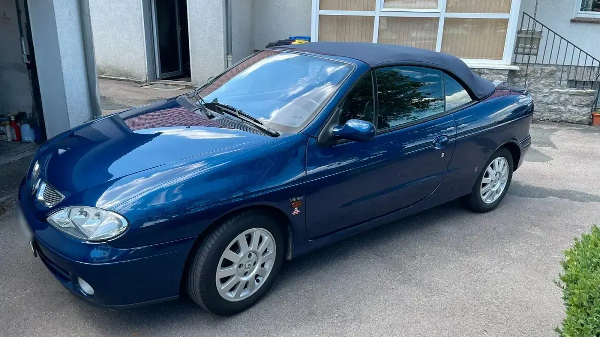 Gebraucht Renault Mégane Cabriolet 107 PS (78 kW) 2001 Blau Cabrio