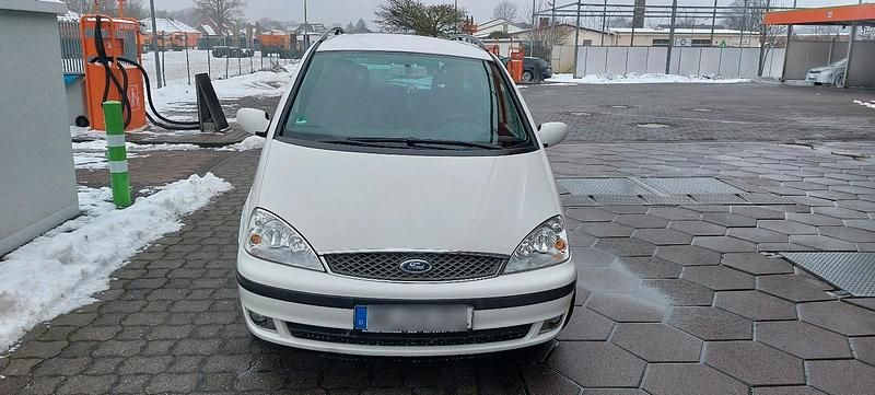 Gebraucht Ford Galaxy 115 PS (84 kW) 2005 Weiß Van / Kleinbus