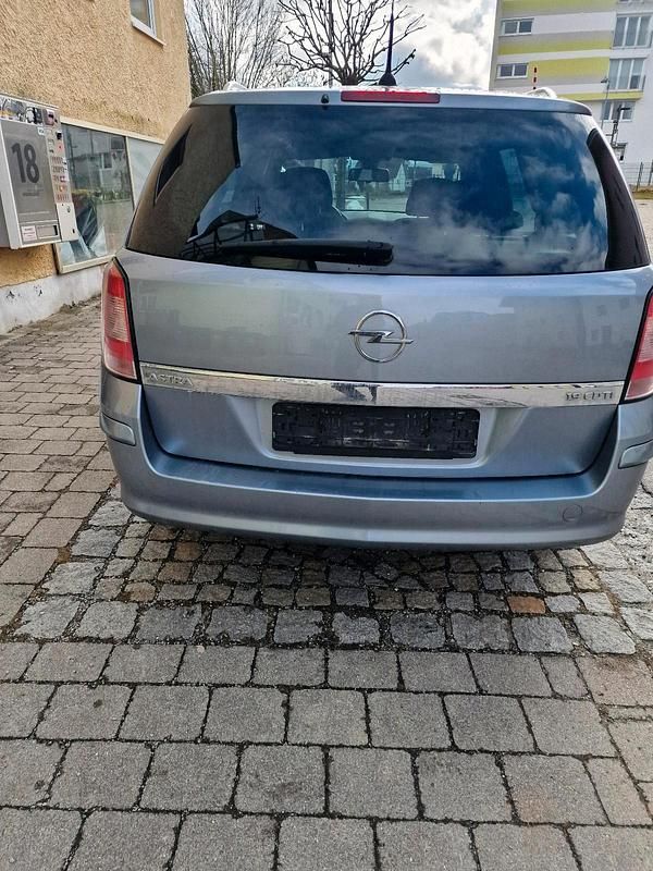 Gebraucht Opel Astra 120 PS (88 kW) 2008 Grau Kombi