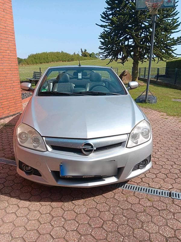 Silber Gebraucht 2006 Opel Tigra Cabrio | 3.499 € (Etwas zu teuer) - Bild 1/4