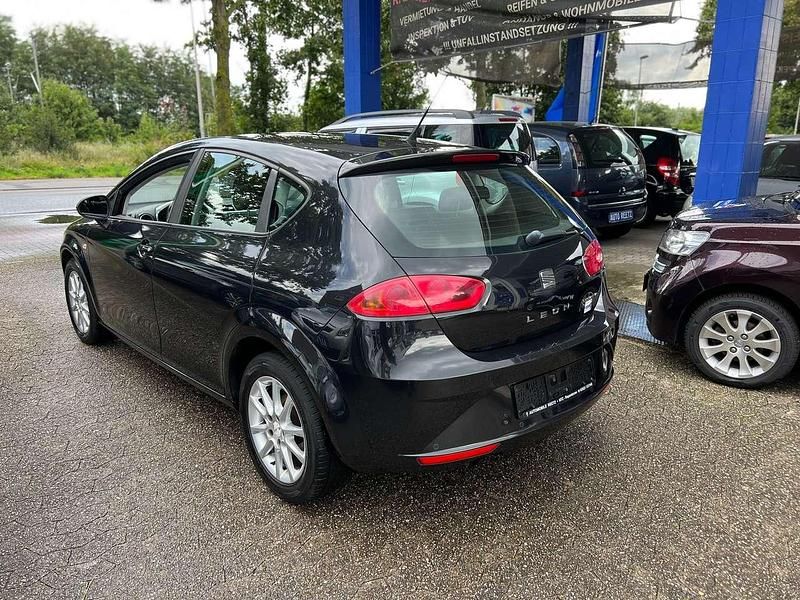 Gebraucht Seat Leon 105 PS (77 kW) 2011 Schwarz Limousine