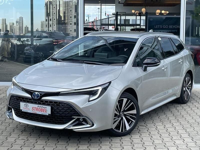 Neu Toyota Corolla 178 PS (130 kW) 2025 Silber Kombi