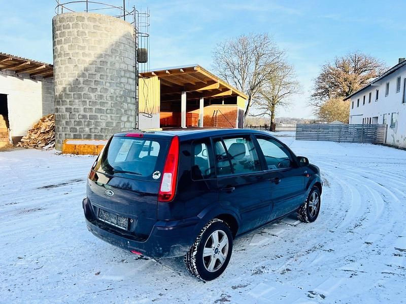 Gebraucht Ford Fusion 80 PS (58 kW) 2012 Kleinwagen