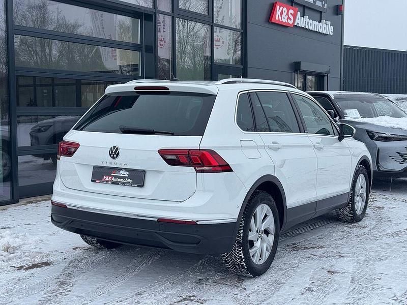 Gebraucht VW Tiguan Move 131 PS (96 kW) 2023 Weiß SUV