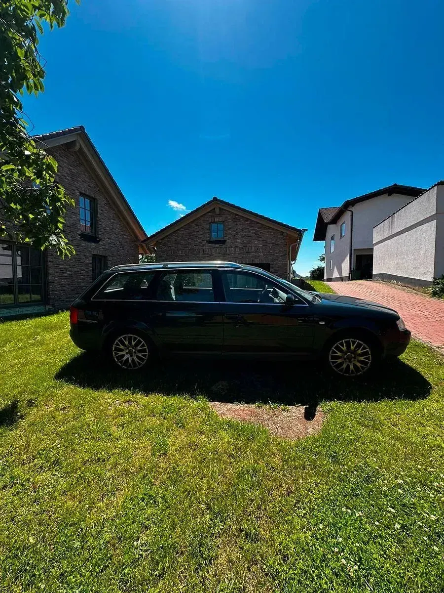 Gebraucht Audi A6 220 PS (161 kW) 2002 Grün Kombi