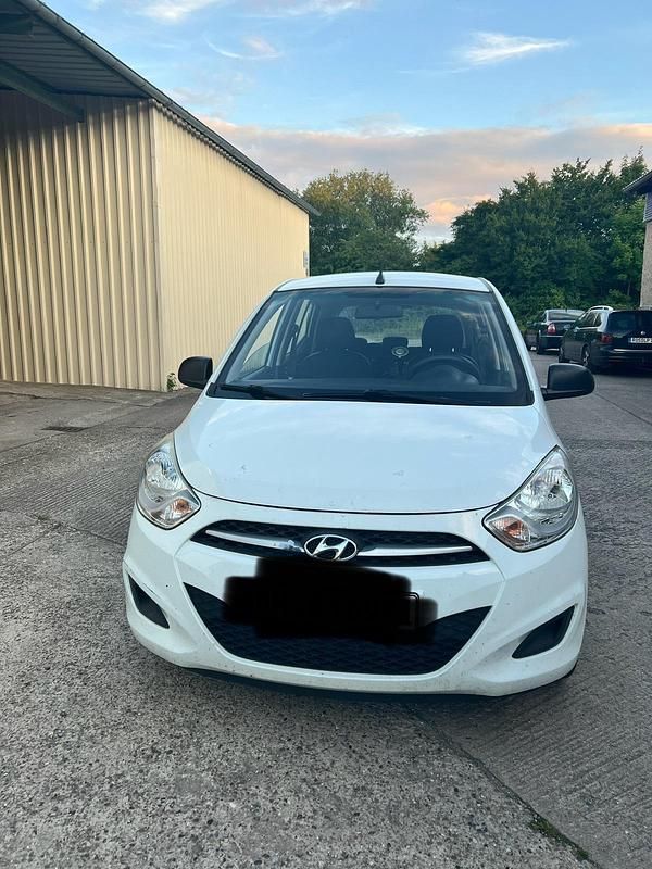 Weiß Gebraucht 2010 Hyundai i10 Kleinwagen | 2.200 € (Fairer Preis) - Bild 1/4