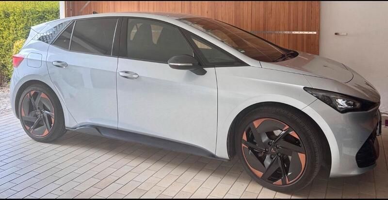 Silber Gebraucht 2022 Cupra Born Kleinwagen | 25.450 € (Superpreis) - Bild 1/4