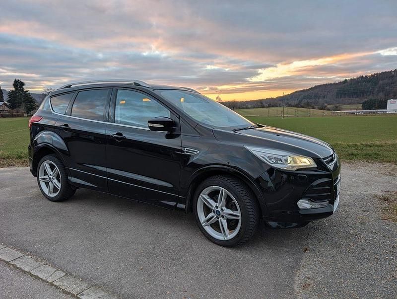 Schwarz Gebraucht 2016 Ford Kuga Individual SUV | 9.400 € (Guter Preis) - Bild 1/4