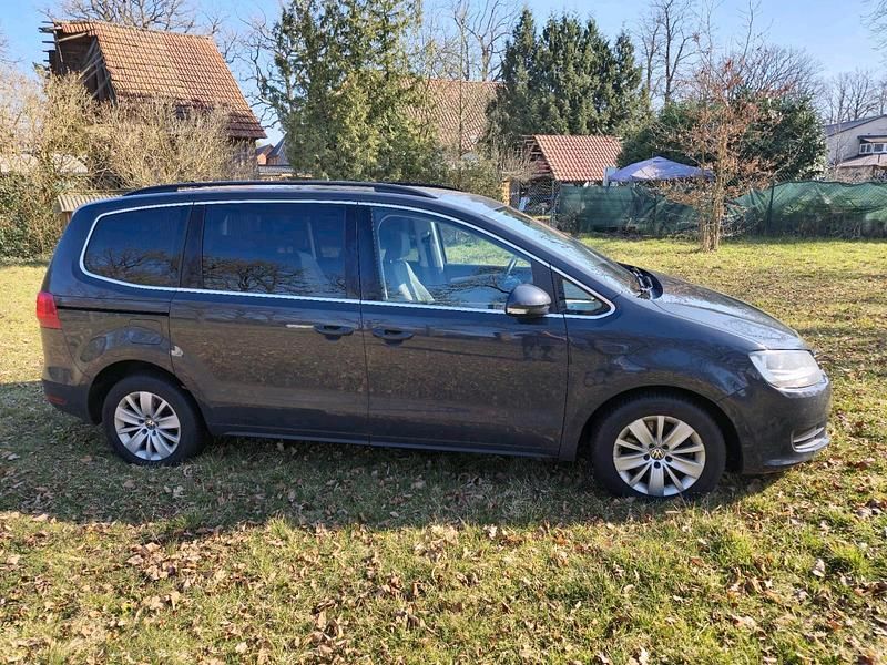 Gebraucht VW Sharan 140 PS (102 kW) 2010 Grau Van / Kleinbus