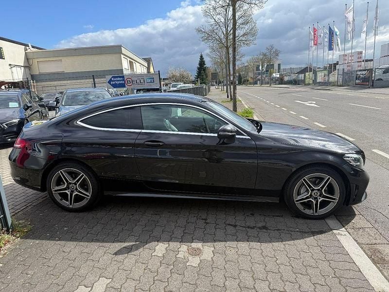 Gebraucht Mercedes C180 AMG line 156 PS (114 kW) 2019 Schwarz Coupé