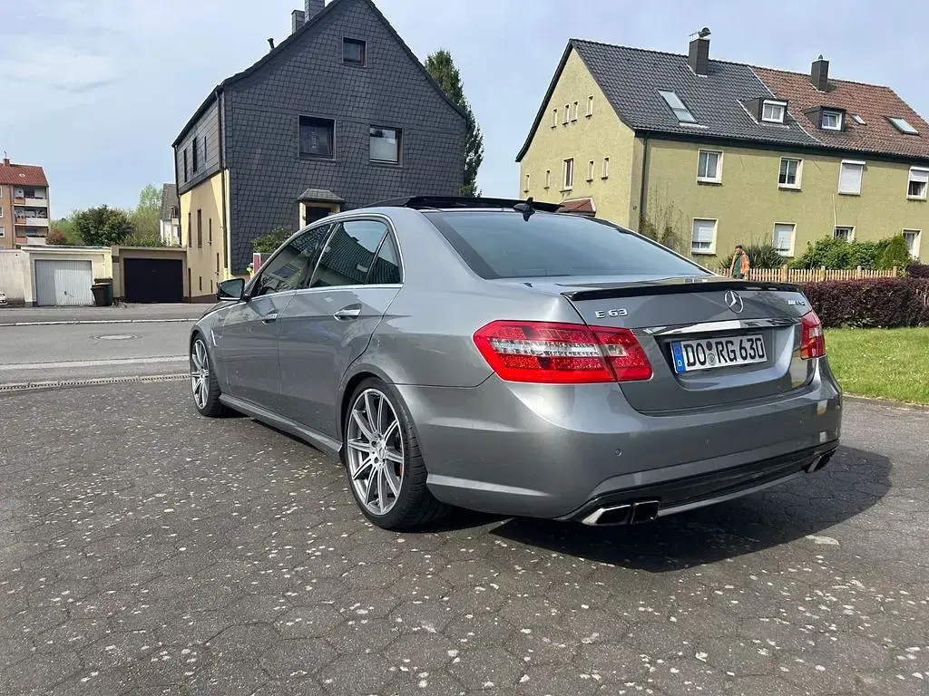 Gebraucht Mercedes E63 AMG AMG 557 PS (409 kW) 2012 Grau Limousine
