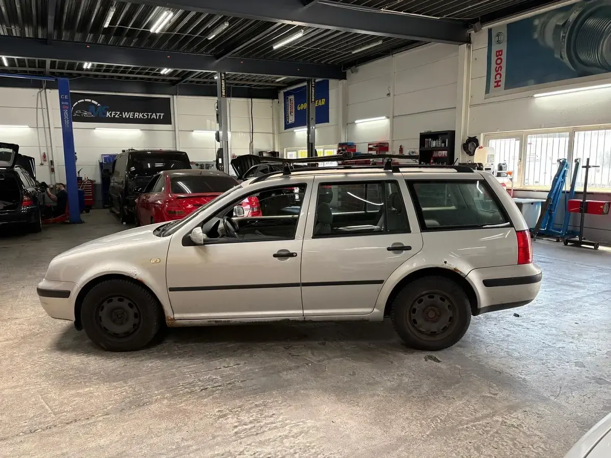 Gebraucht VW Golf IV 90 PS (66 kW) 1999 Silber Kombi