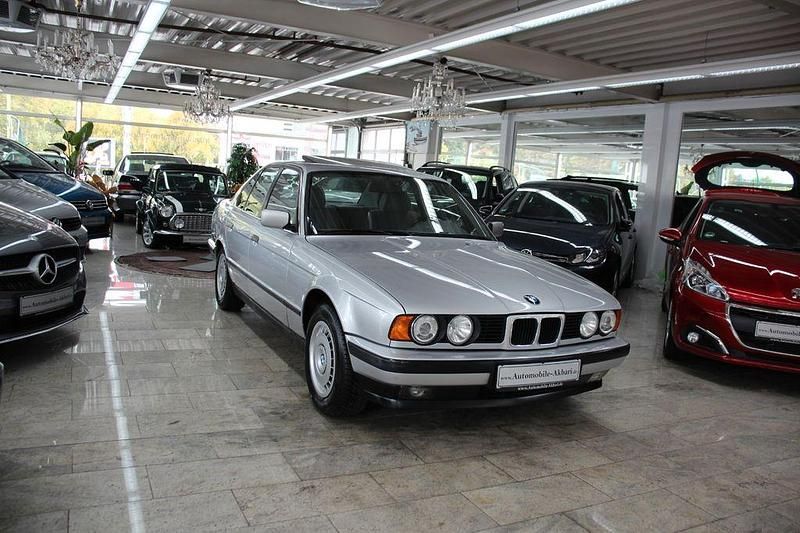 Gebraucht BMW 525 143 PS (105 kW) 1993 Grau Limousine