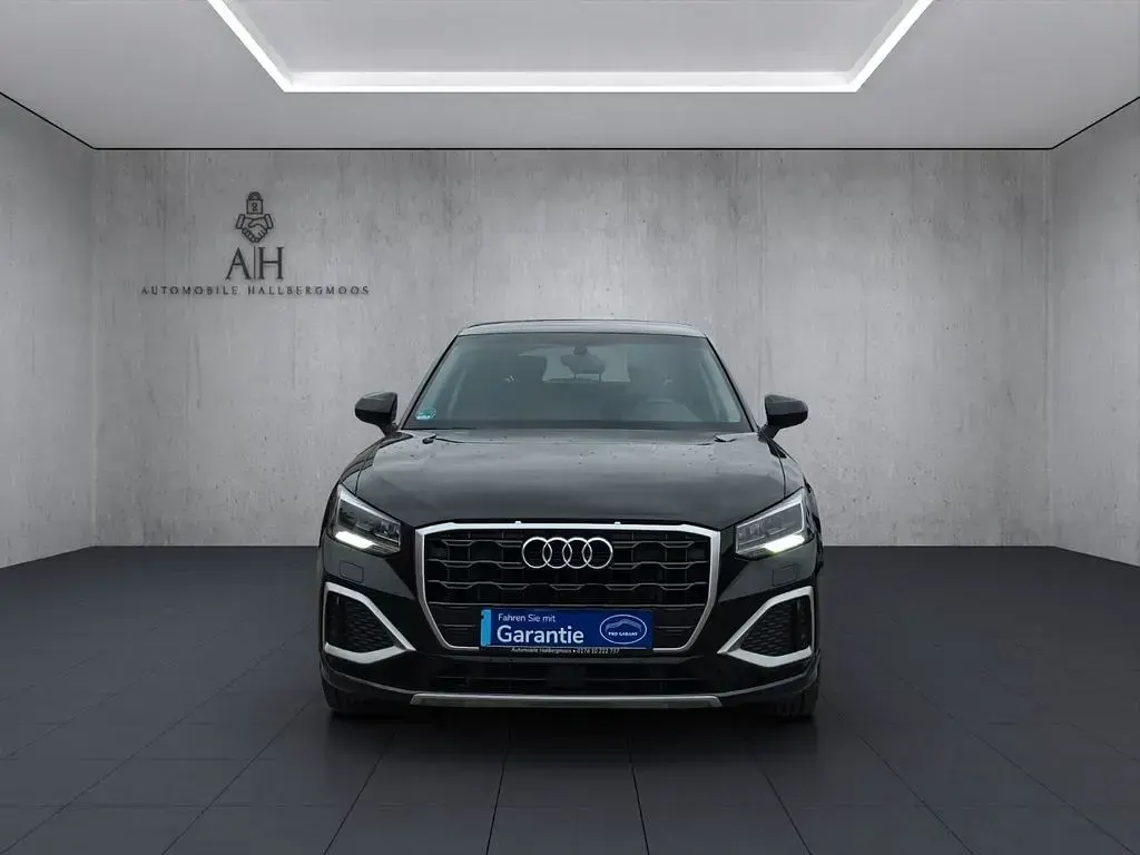 Gebraucht Audi Q2 Ambiente 150 PS (110 kW) 2022 Schwarz SUV