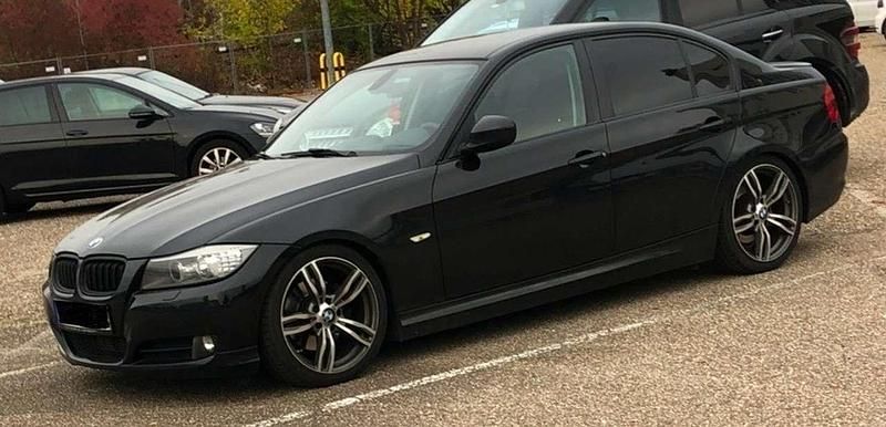 Gebraucht BMW 320 M Sport 177 PS (130 kW) 2009 Schwarz Limousine