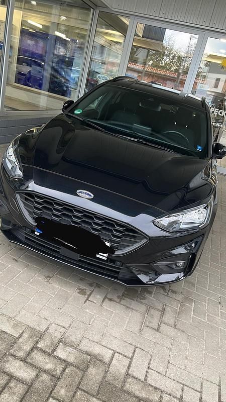 Gebraucht Ford Focus 120 PS (88 kW) 2021 Schwarz Kombi