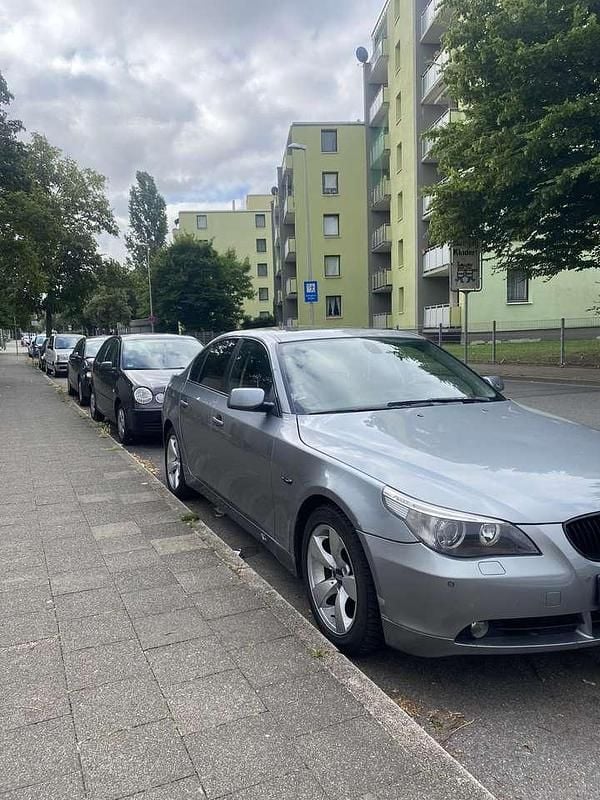 Grau Gebraucht 2007 BMW 525 Limousine | 5.000 € (Superpreis) - Bild 1/4