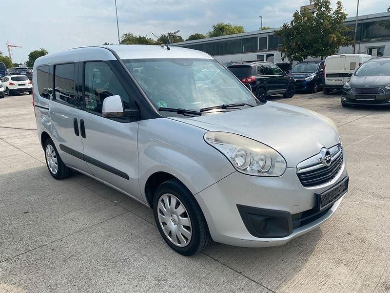 Silber Gebraucht 2015 Opel Combo Edition Van / Kleinbus | 4.900 € (Fairer Preis) - Bild 1/4