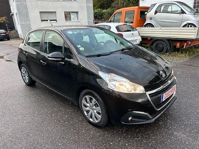Gebraucht Peugeot 208 102 PS (75 kW) 2019 Weiß Kleinwagen