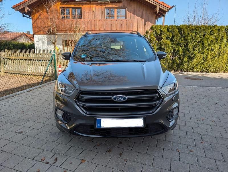 Gebraucht Ford Kuga ST-Line 175 PS (128 kW) 2019 Grau SUV