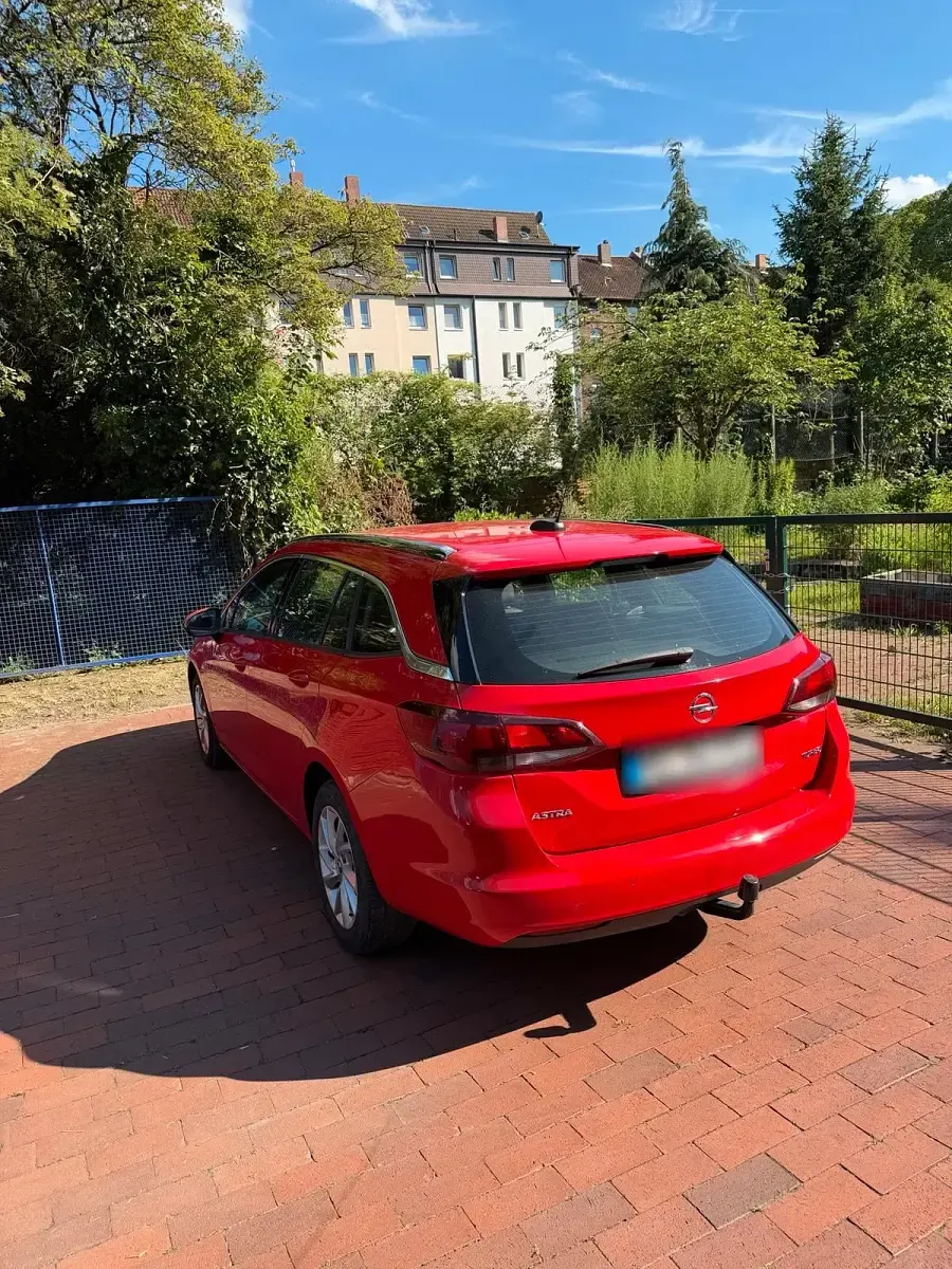 Gebraucht Opel Astra 125 PS (91 kW) 2017 Rot Kombi