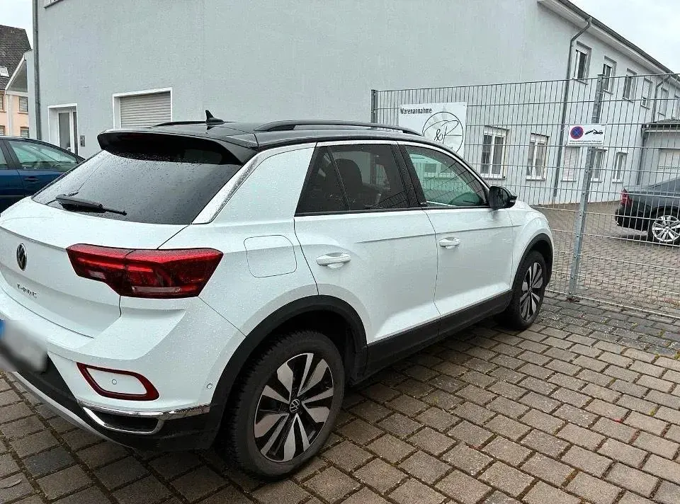 Gebraucht VW T-Roc Move 110 PS (80 kW) 2024 Weiß SUV