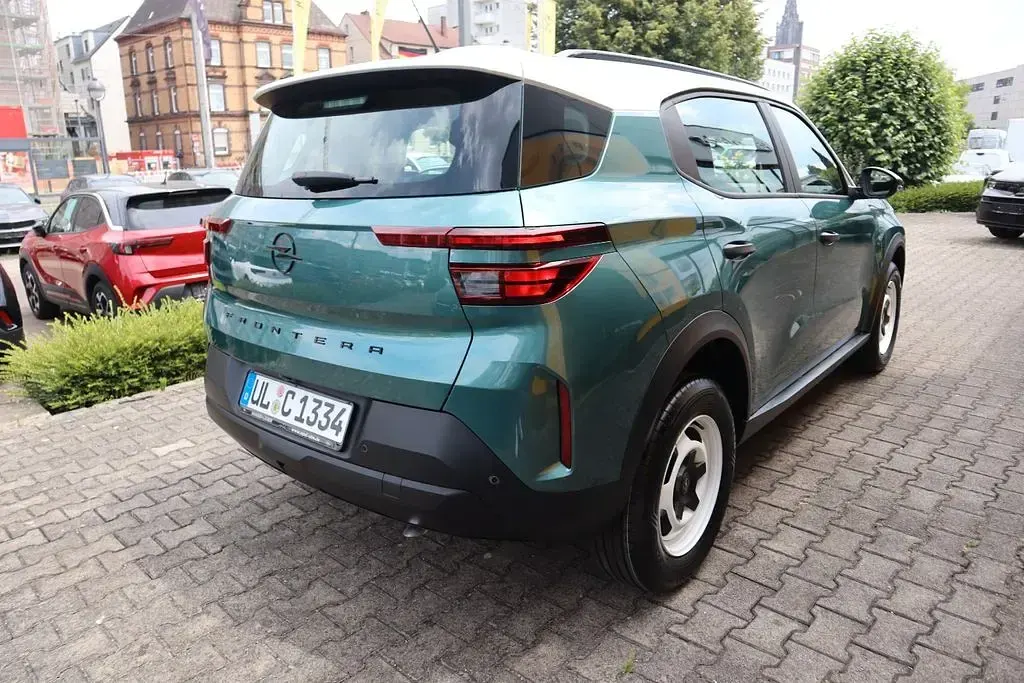 Neu Opel Frontera Edition 145 PS (106 kW) 2026 Grün SUV