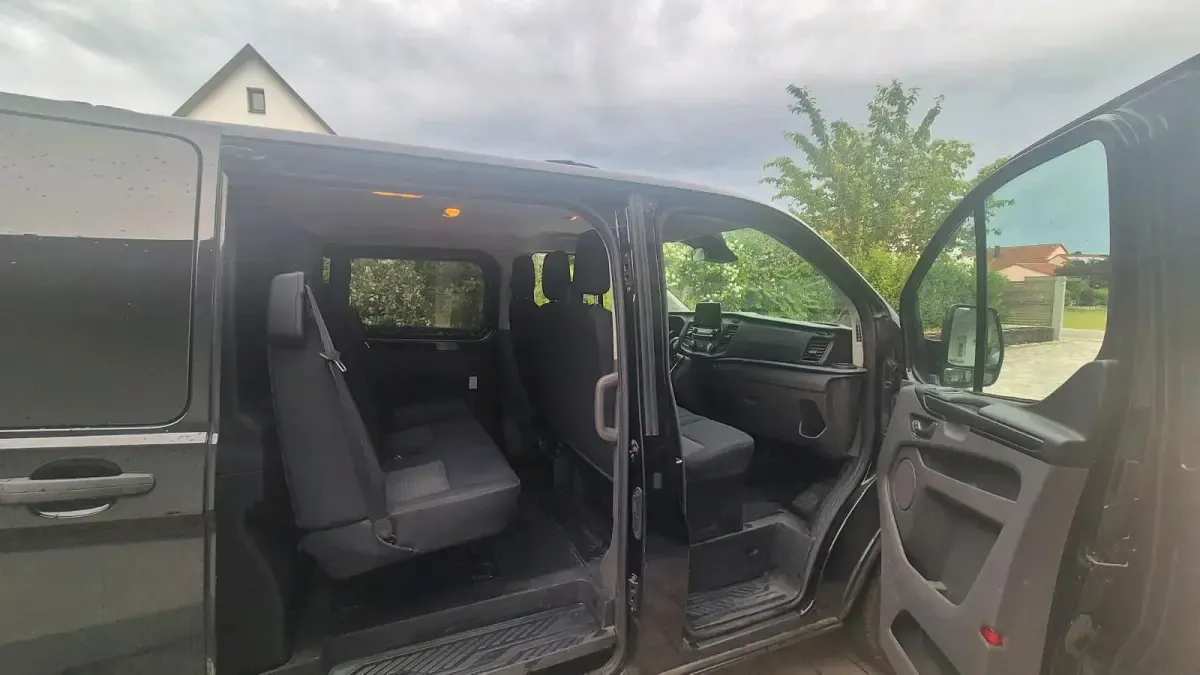 Gebraucht Ford Transit Custom 131 PS (96 kW) 2018 Schwarz Van / Kleinbus