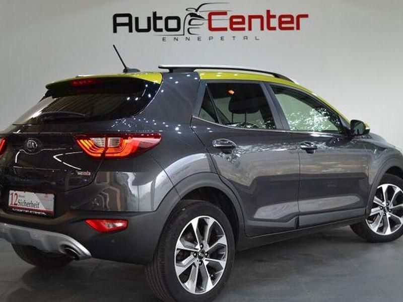 Gebraucht Kia Stonic Spirit 120 PS (88 kW) 2017 Grau SUV