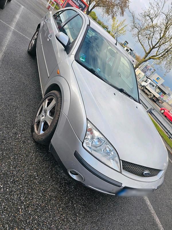 Gebraucht Ford Mondeo 125 PS (91 kW) 2002 Silber Limousine