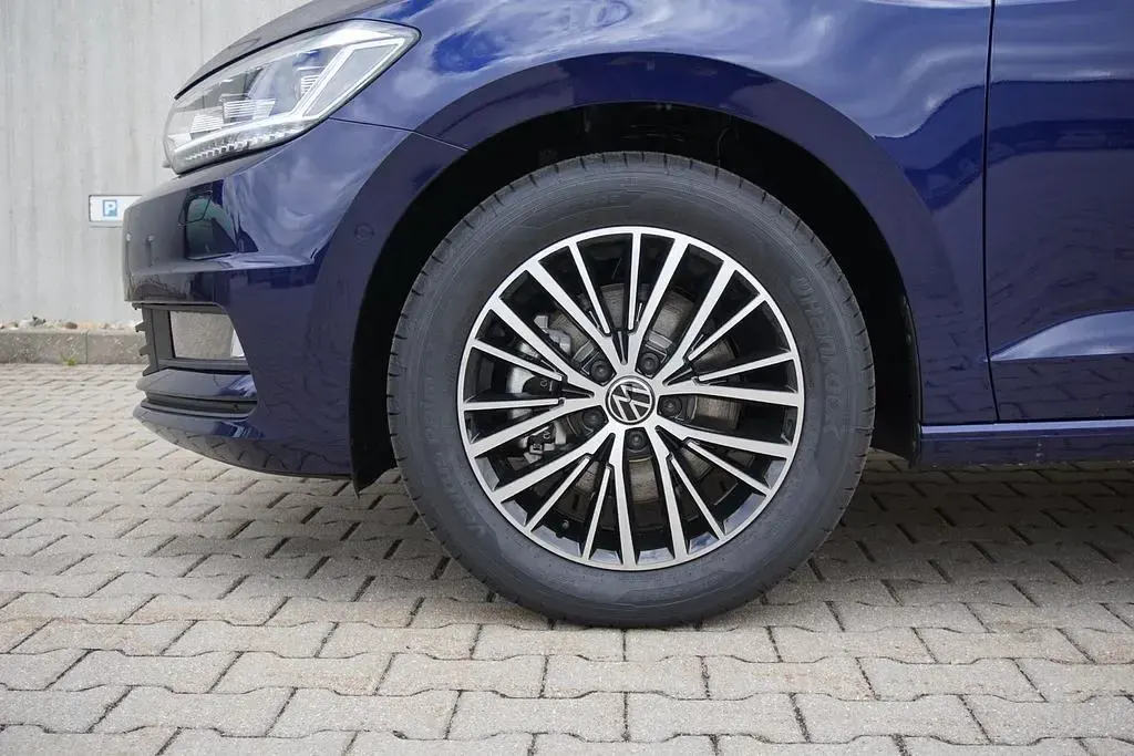 Neu VW Touran 150 PS (110 kW) 2026 Atlantik blue metallic Van / Kleinbus