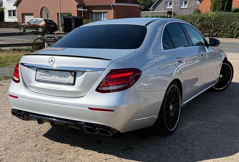 Gebraucht Mercedes E220 Exclusive 194 PS (142 kW) 2017 Iridiumsilber  metalliclack Limousine