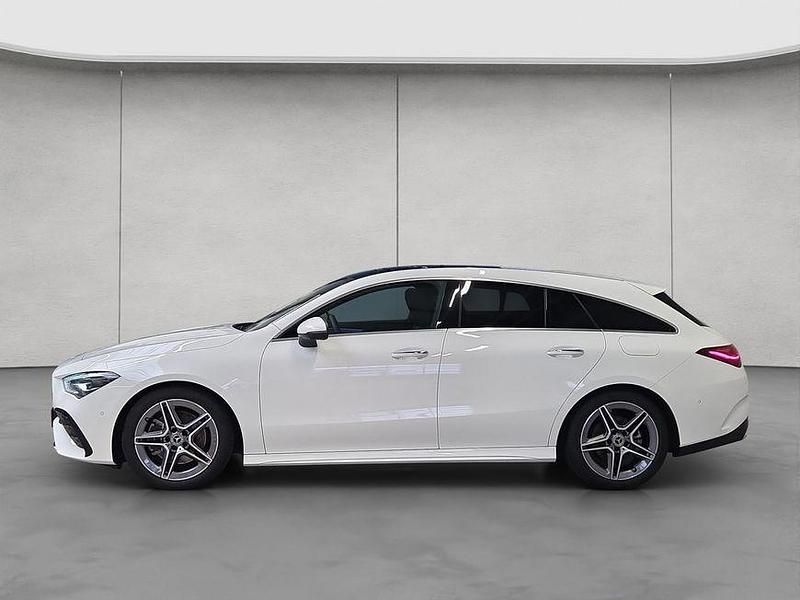 Gebraucht Mercedes CLA200 Shooting Brake Premium 163 PS (119 kW) 2024 Weiß Kombi