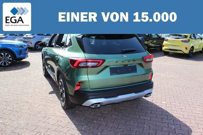 Gebraucht Ford Kuga Active X 243 PS (178 kW) 2024 Grün metallic SUV