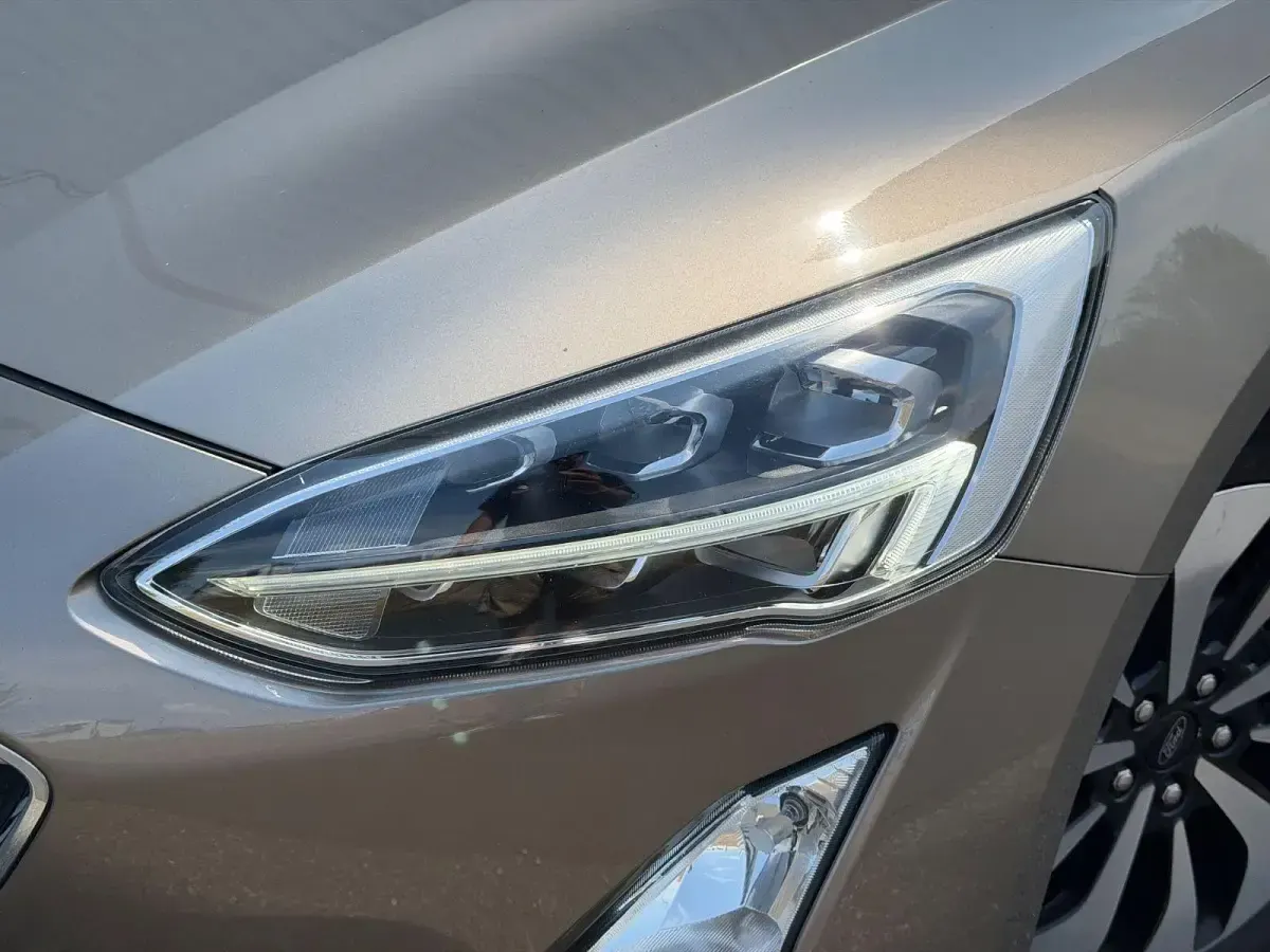 Gebraucht Ford Focus Cool & Connect 120 PS (88 kW) 2018 Silber Kombi