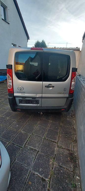 Gebraucht Toyota Proace 128 PS (94 kW) 2014 Silber Van / Kleinbus