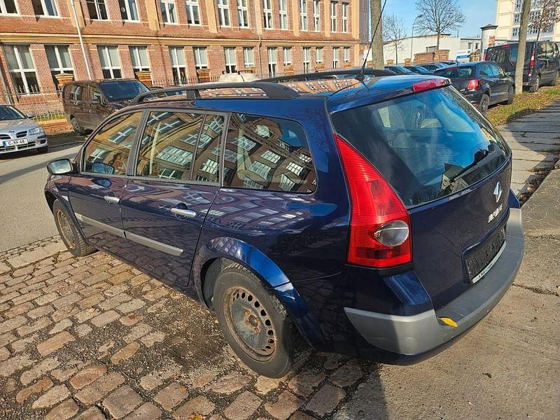 Gebraucht Renault Mégane II Dynamique 113 PS (83 kW) 2004 Blau Limousine