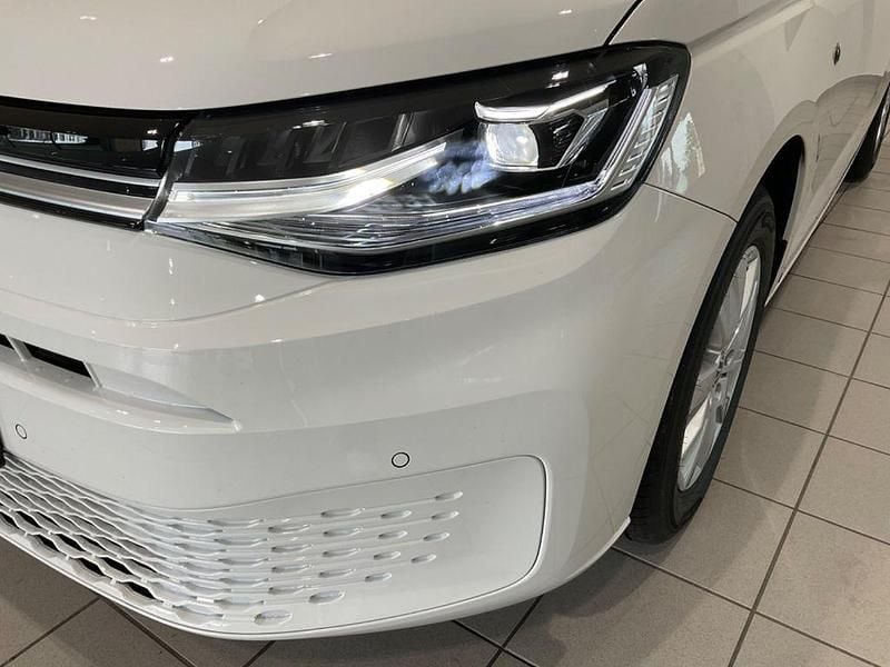 Gebraucht VW Caddy Life 114 PS (83 kW) 2024 Candyweiß Van / Kleinbus