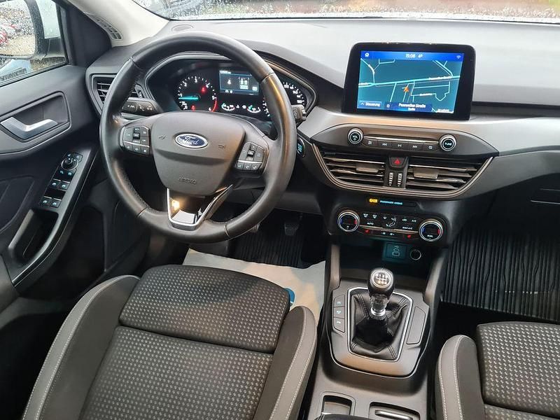 Gebraucht Ford Focus Cool & Connect 120 PS (88 kW) 2022 Weiß Limousine