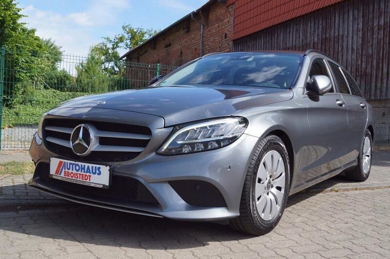 Grau Gebraucht 2018 Mercedes C220 Kombi | 17.950 € (Etwas zu teuer) - Bild 1/4