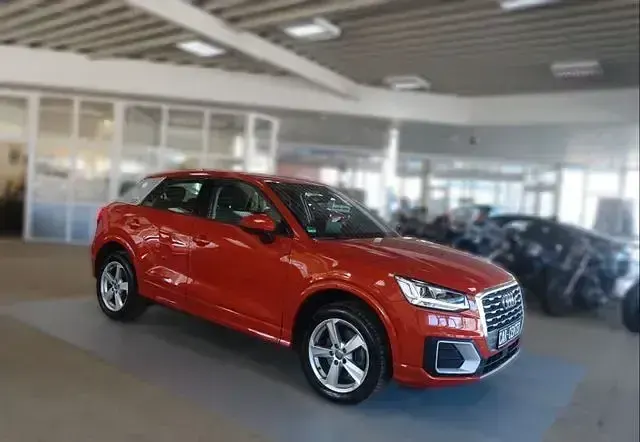 Gebraucht Audi Q2 Comfort 150 PS (110 kW) 2017 Orange SUV