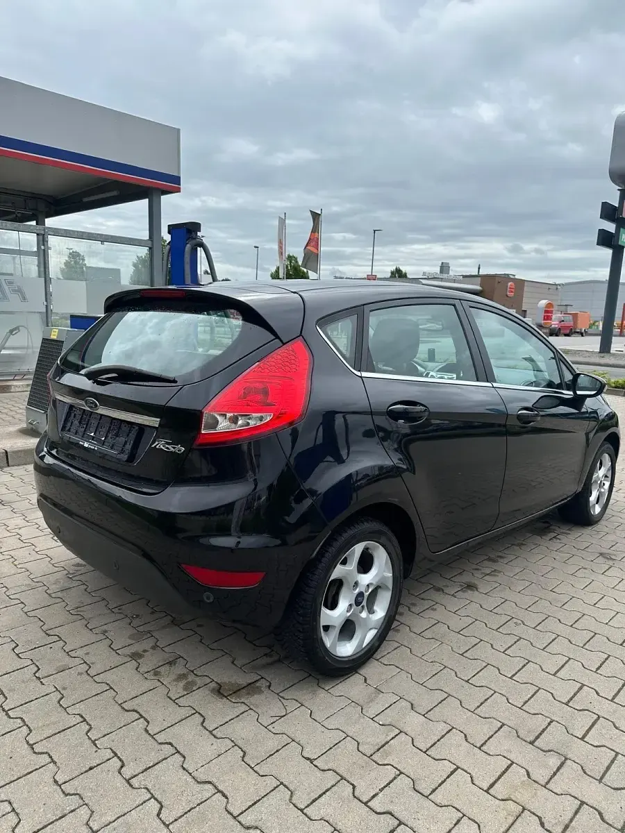 Gebraucht Ford Fiesta Titanium 82 PS (60 kW) 2009 Schwarz Kleinwagen